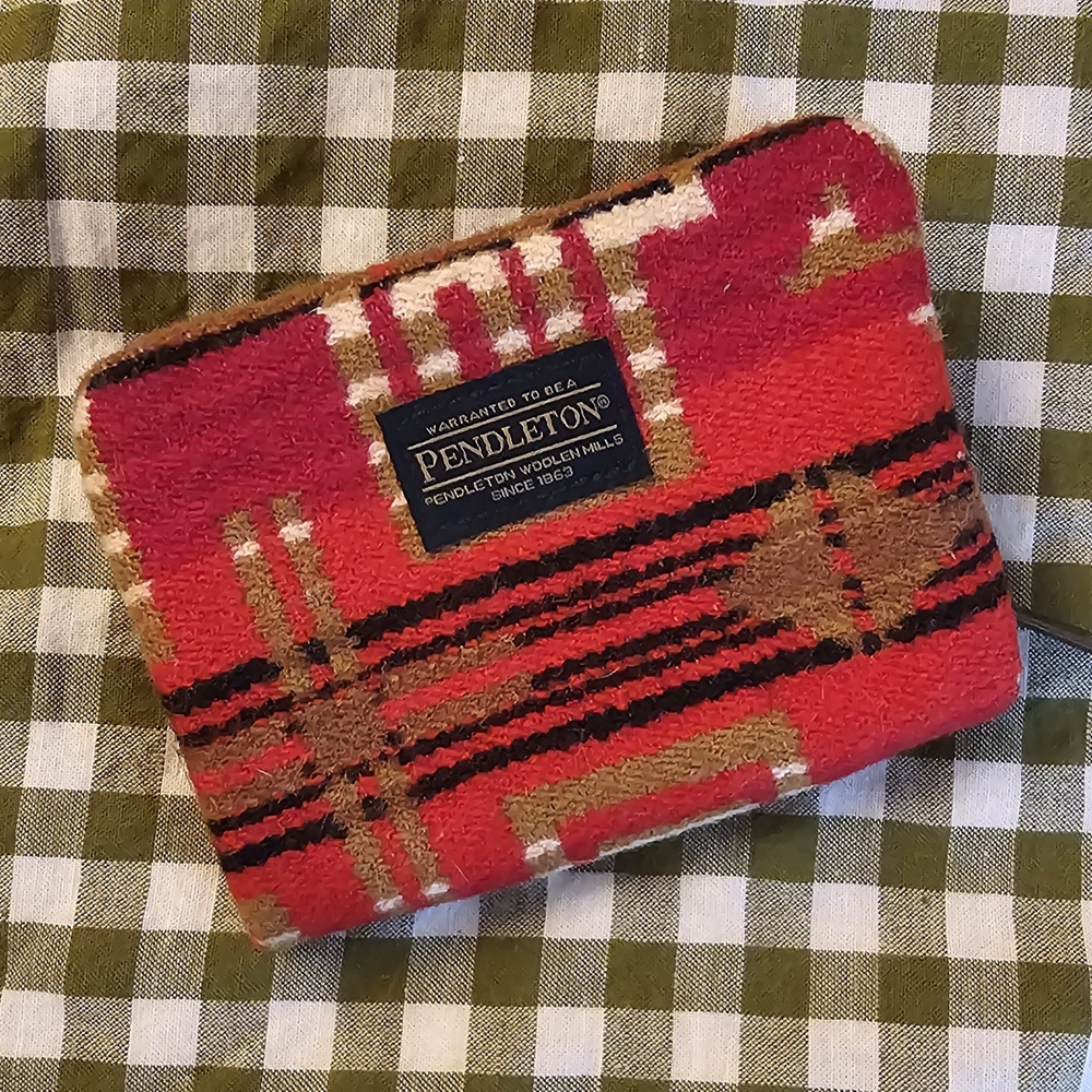 Pendleton Vibrant Red and Tan Women's Wallet